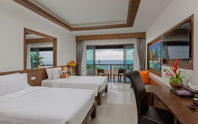 Отель Secret Cliff Resort Phuket