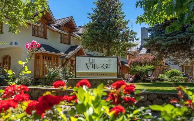 Le Village Hotel y Cabañas
