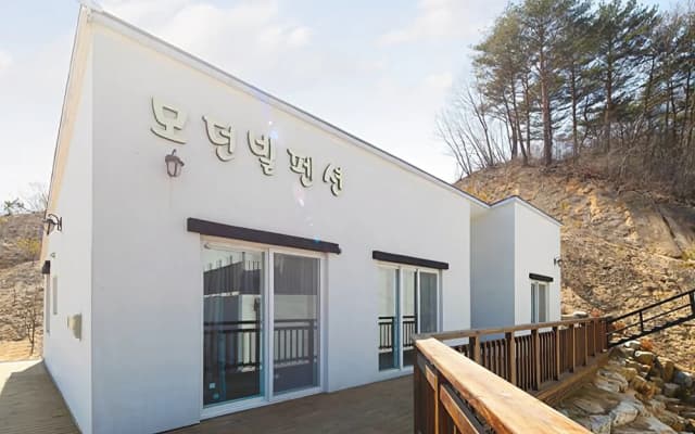 Pyeongchang Daegwallyeong Modern Ville Pension