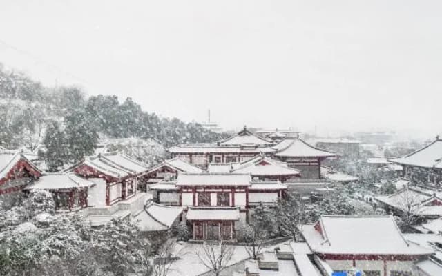 Huaqing Palace Resort & Spa
