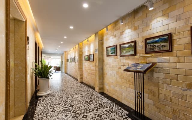 Liberty Hall Tam Coc Hotel & Villa
