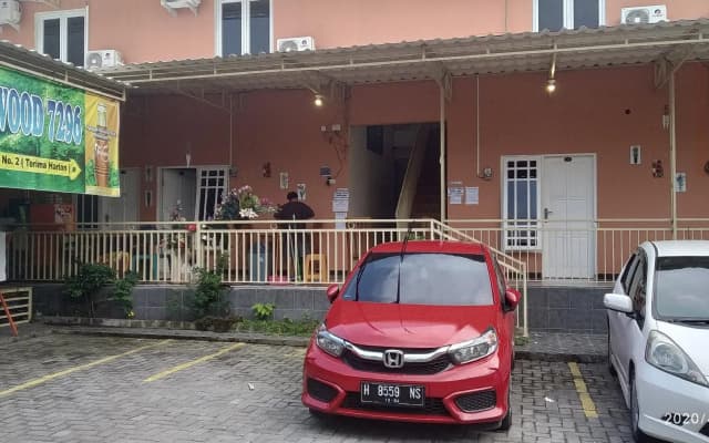 hotel wood 7296