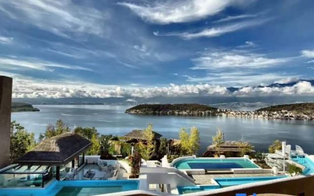Shiyi Lake View Inn