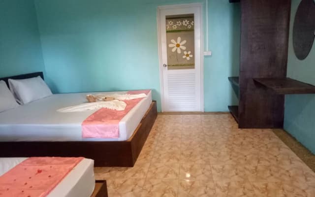 Koh Ngai KaiMuk Thong Resort