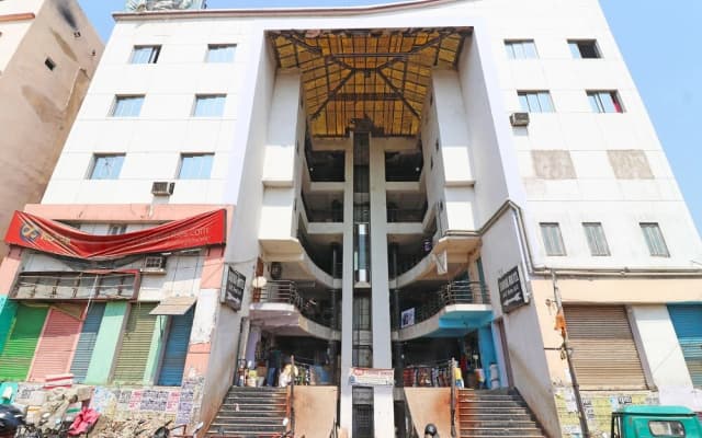 OYO 28130 Hotel Shiva
