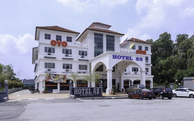 OYO 542 S2 Hotel