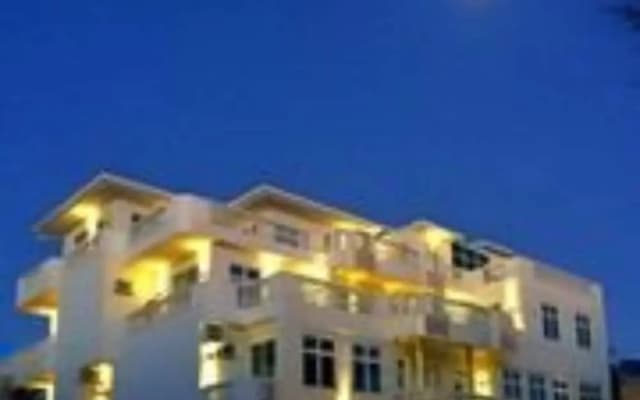 Pebbles Inn