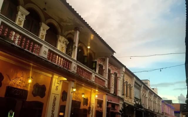 2Rooms Boutique House