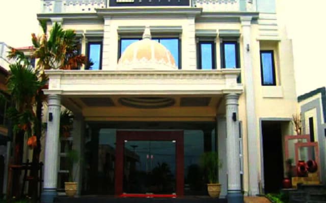 Crown Hotel