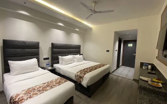 Click Sunburry Hotel Katra