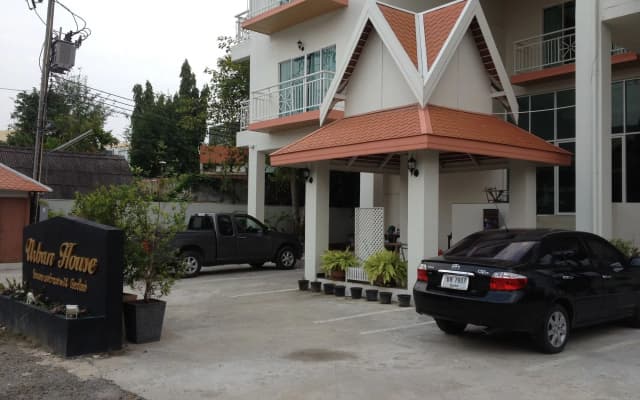 Urban House 195