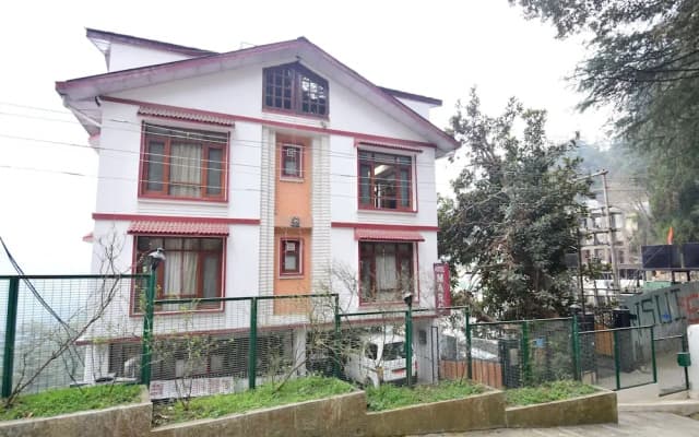 OYO 11494 Hotel Marc