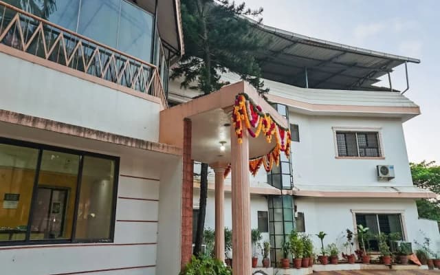 OYO Flagship 23096 Laxmi Residency