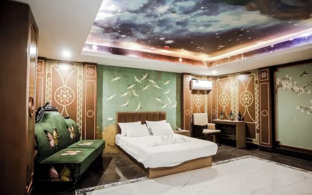 Underskies Spa and Hotel
