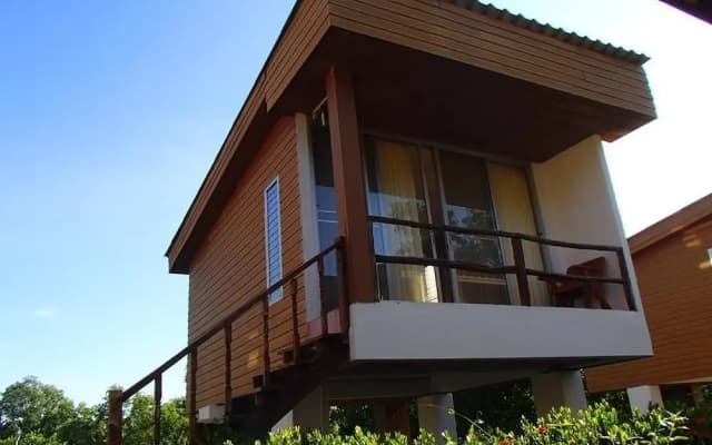 Koh Jum Cliff Beach Resort