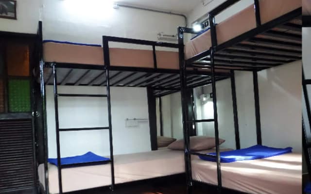 Deejai Backpackers