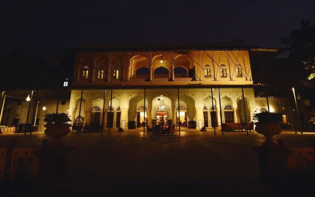 Castle Kanota Hotel