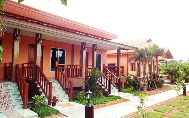Lanta Riviera Villa Resort