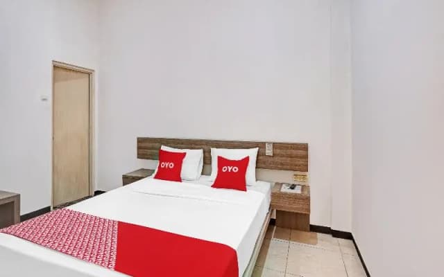 Almeira Homestay Syariah Sub by OYO Rooms
