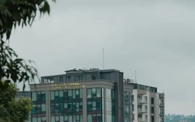 Marina Green Suit - Residence