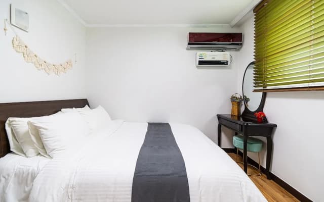 Taean Versailles Pension