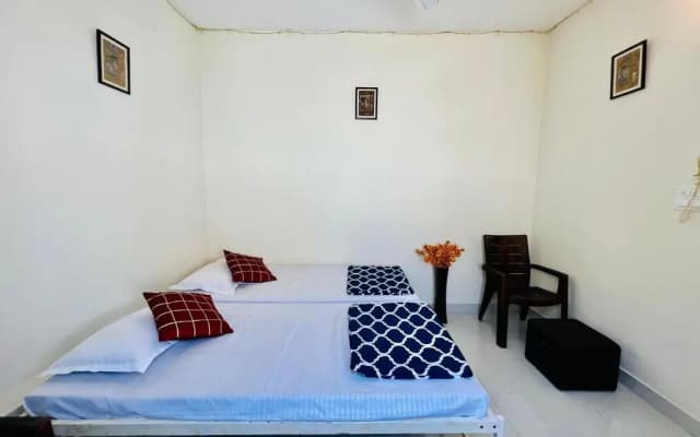 Hostel ivory