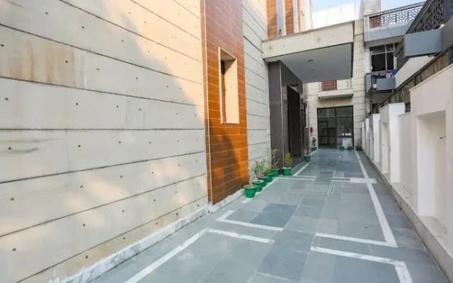 Fabhotel Grand Palace