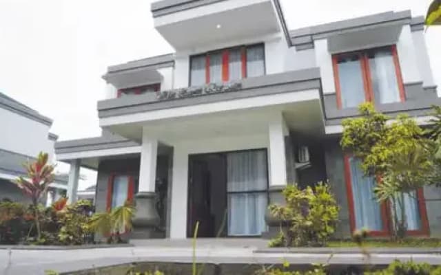 Grand Master Villa Tomohon