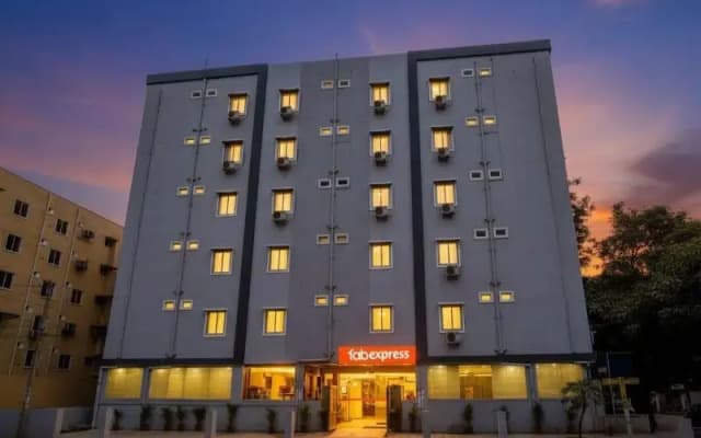FabHotel Broholic Suites I