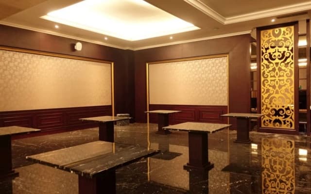 The Grantage Hotel & Sky Lounge