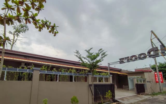 RedDoorz Syariah near Exit Tol Pemalang Comal 2