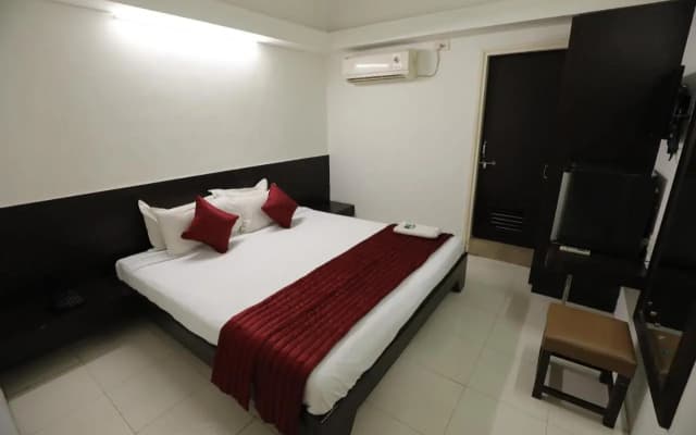 Hotel Shagun Rooms & Banquet, Surat