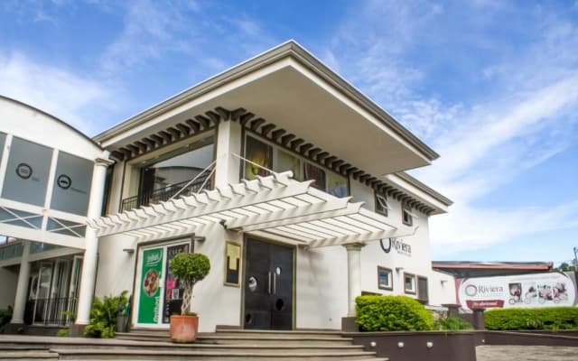 La Riviera Hotel B&B