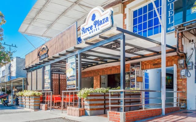Hotel Arce Plaza