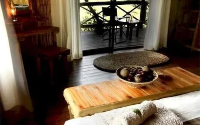 Makhasa Private Game Lodge