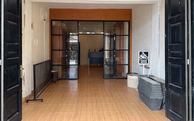 RedDoorz Near Waterpark Citra Garden Medan