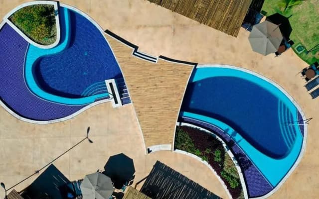 Apartamento em Caldas Novas - Estrutura de Resort localizado a beira do Lago Corumbá V