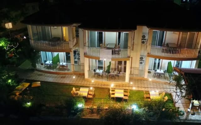 Kaju Rooms