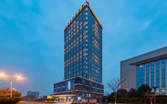 Lavande Hotel · Yichang East Station Chengdong Avenue Hotel