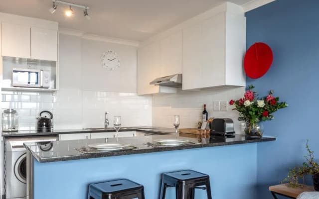 Tranquil, Spacious, Quiet Trendy with a View