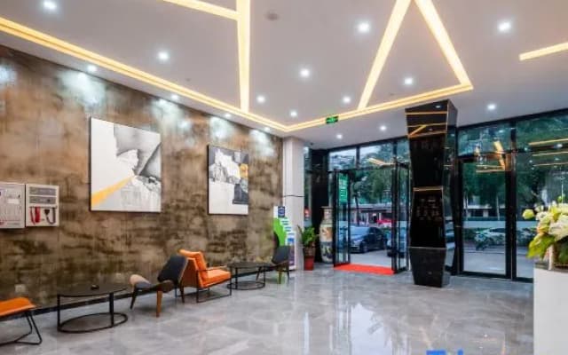 Walton Smart Hotel (Haikou East High-speed Railway Station North-South Fruit Market)