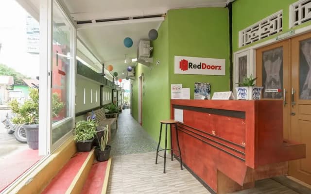 RedDoorz Syariah near Paradiso Beach Sabang