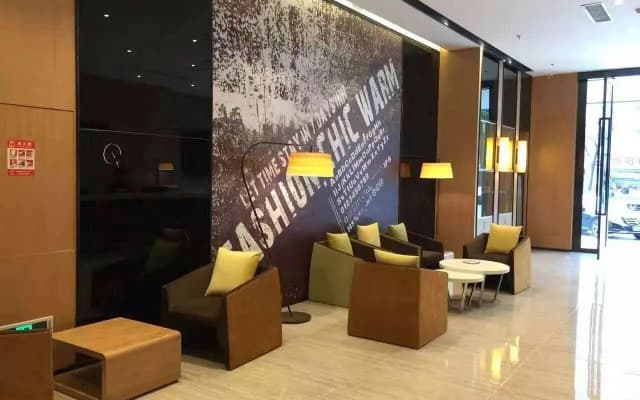 IU Hotel Meishan Sansuci Statue Square Zhuimeng City