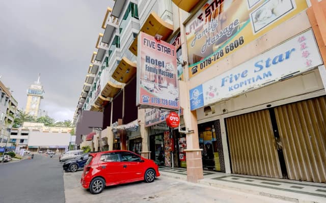 OYO 90351 Hotel Five Star 1
