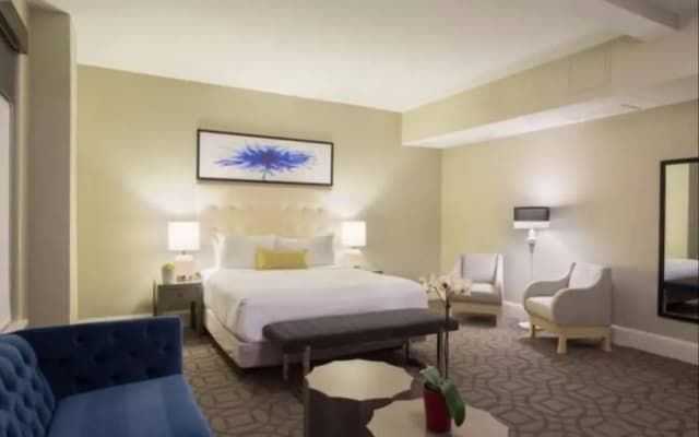 Yueguang Holiday Hotel