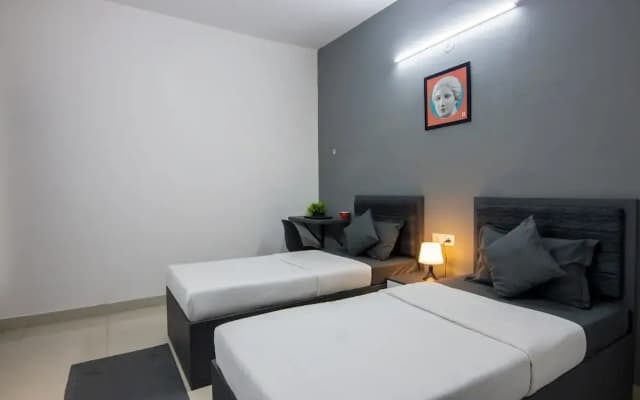 Housr 43 Gachibowli Near DLF Cybercity