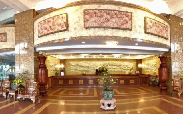 Sandals Hoàng Yến Hotel