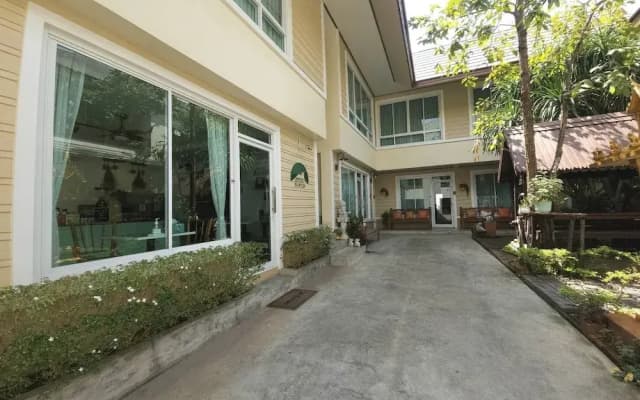 Romyen cafe homestay