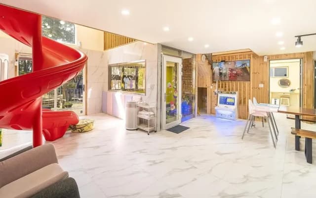 Irang Kids Pool Villa