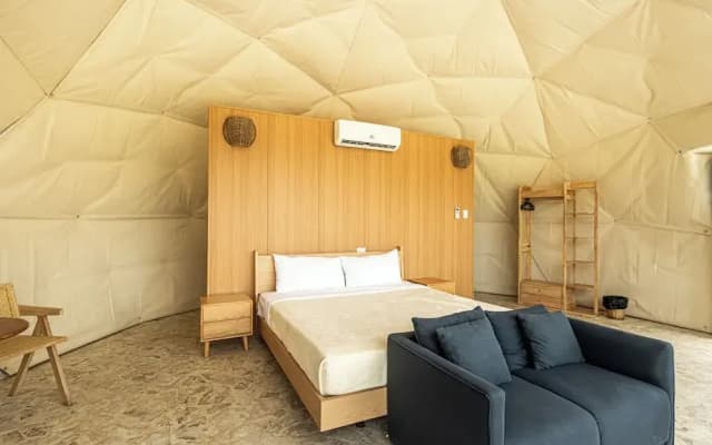 Bubble Glamping King Bed, we Have a 8 Units Like This!